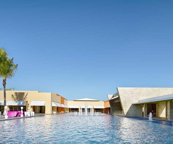 77-swimming-pool-1-hotel-barcelo-maya-beach_tcm20-34984_w1600_h777_n