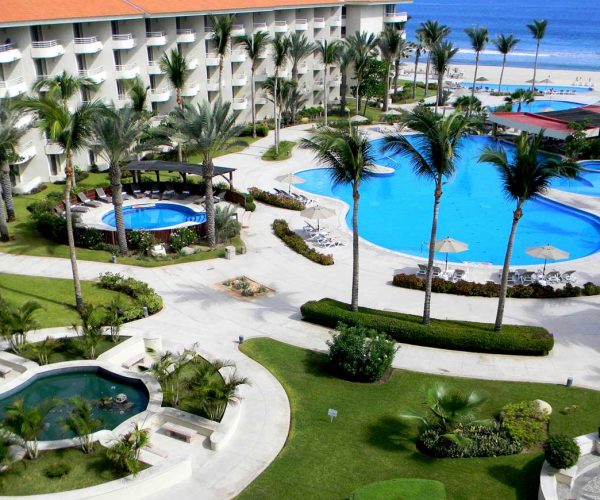 363-swimming-pool-3-hotel-barcelo-grand-faro-los-cabos_tcm7-29415_w1600_n